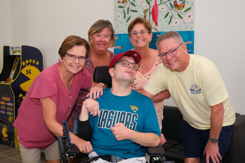 Independence Landing - Happy residents group photo